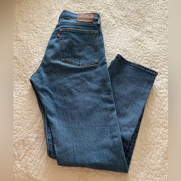 Levi’s Wedgie Straight Jeans - Picture 2 of 12